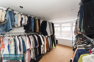 Bedroom- click for photo gallery